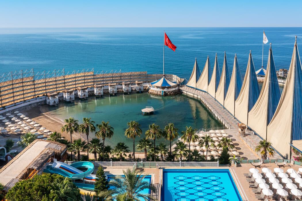 Adin Beach Hotel tesis alanı